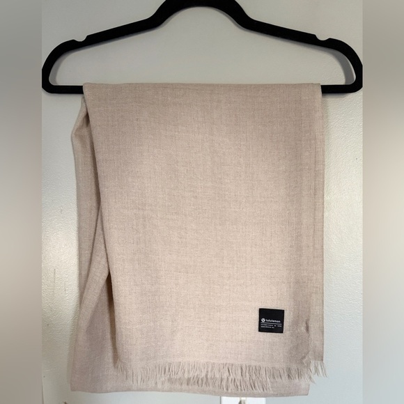 Lululemon Wool Blend Scarf Oversized Natural Silk Lightweight Shawl Wrap - Picture 2 of 6